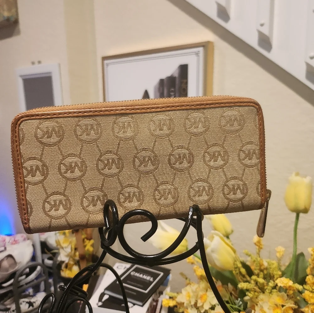 Michael Kors Jet Set Travel Large Logo Continental Wallet